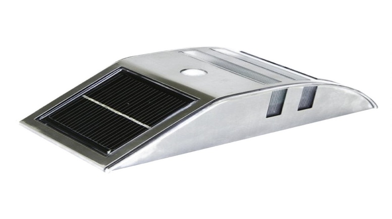 Solar PIR wall light